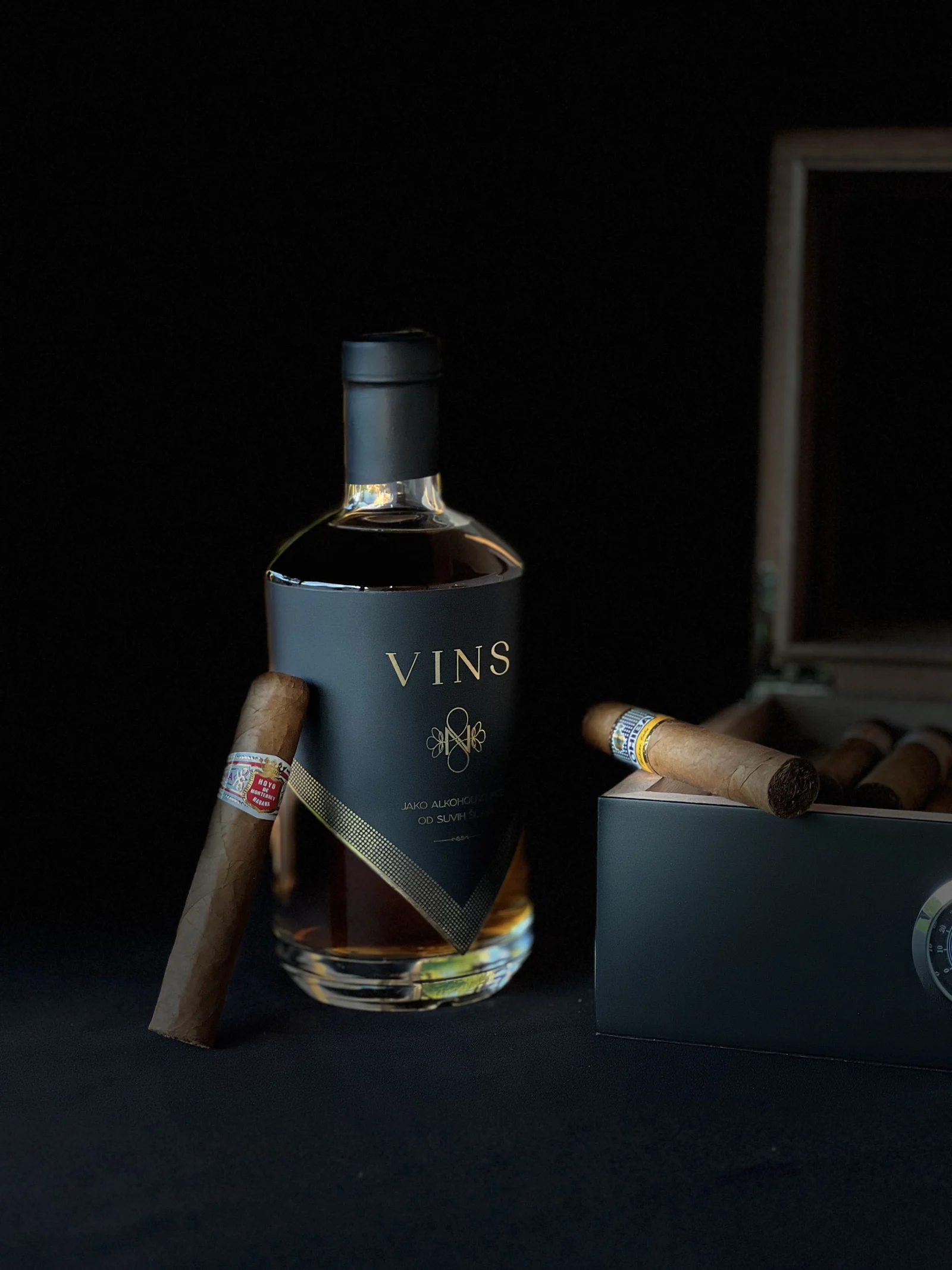 VINS rakija u kombinaciji sa cigarom