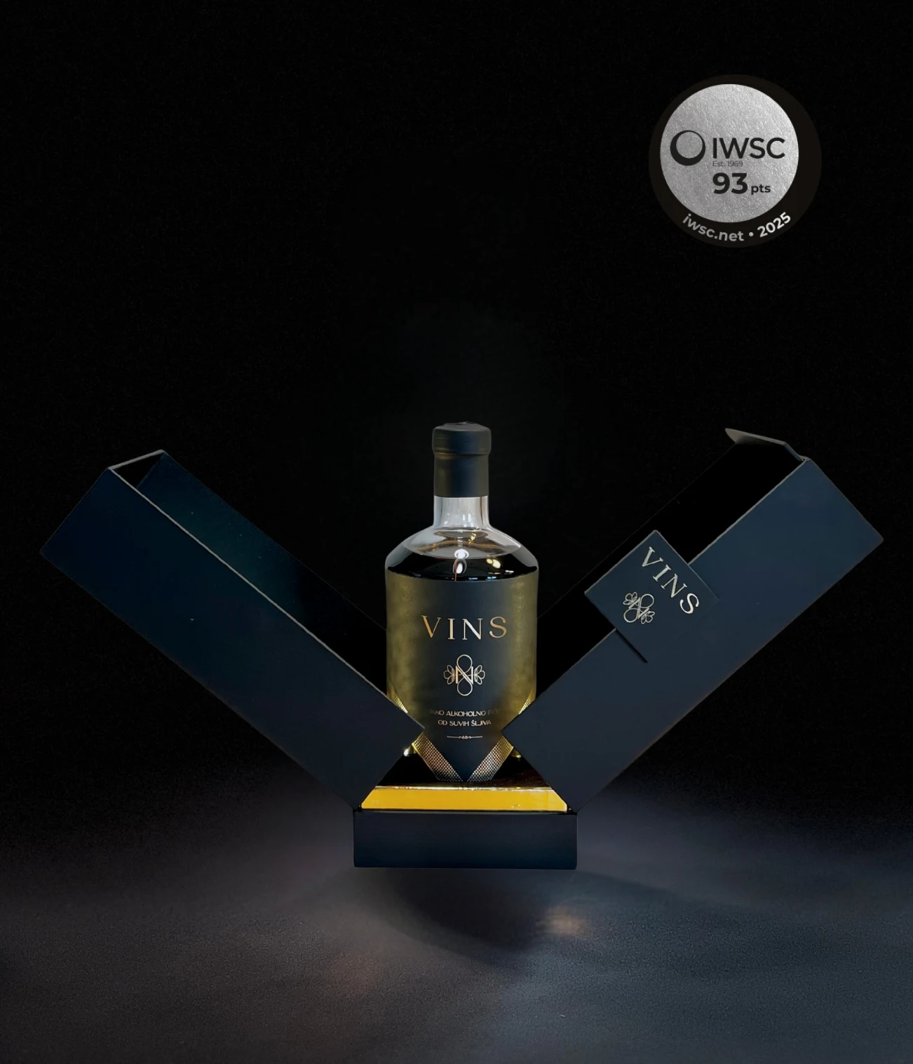 VINS poklon pakovanje rakije od suvih šljiva